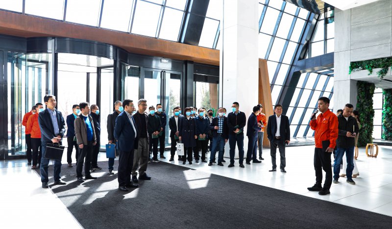<b>中國工程院院士，吳忠儀表黨委書記、董事長馬玉山一行蒞臨寧夏鋼鐵集團參觀</b>