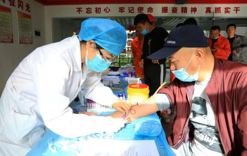 寧夏鋼鐵集團(tuán)開(kāi)展“關(guān)愛(ài)員工，關(guān)注健康”職工健康體檢活動(dòng)